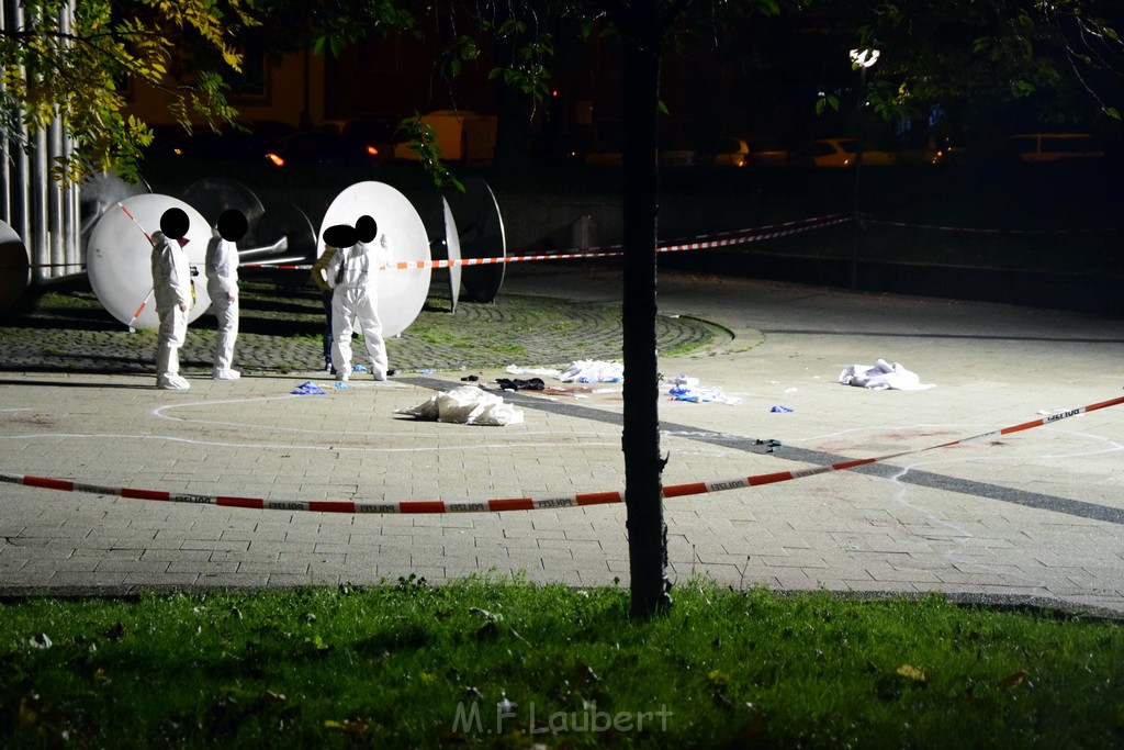 Einsatz BF Messerstecherei Koeln Neustadt Nord Eberplatz Platzmitte P093.JPG - Miklos Laubert